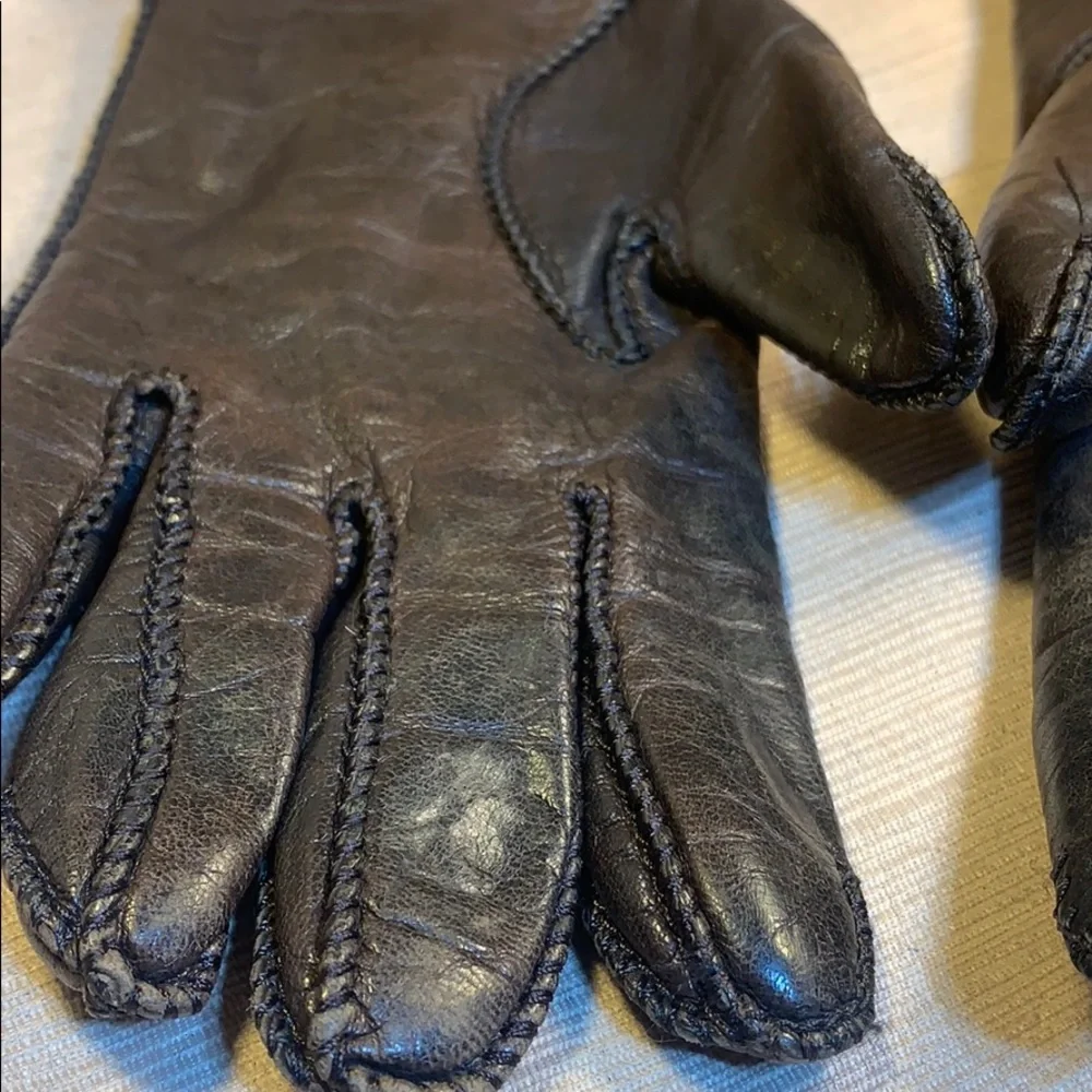 Leather gloves w/fur lining preloved